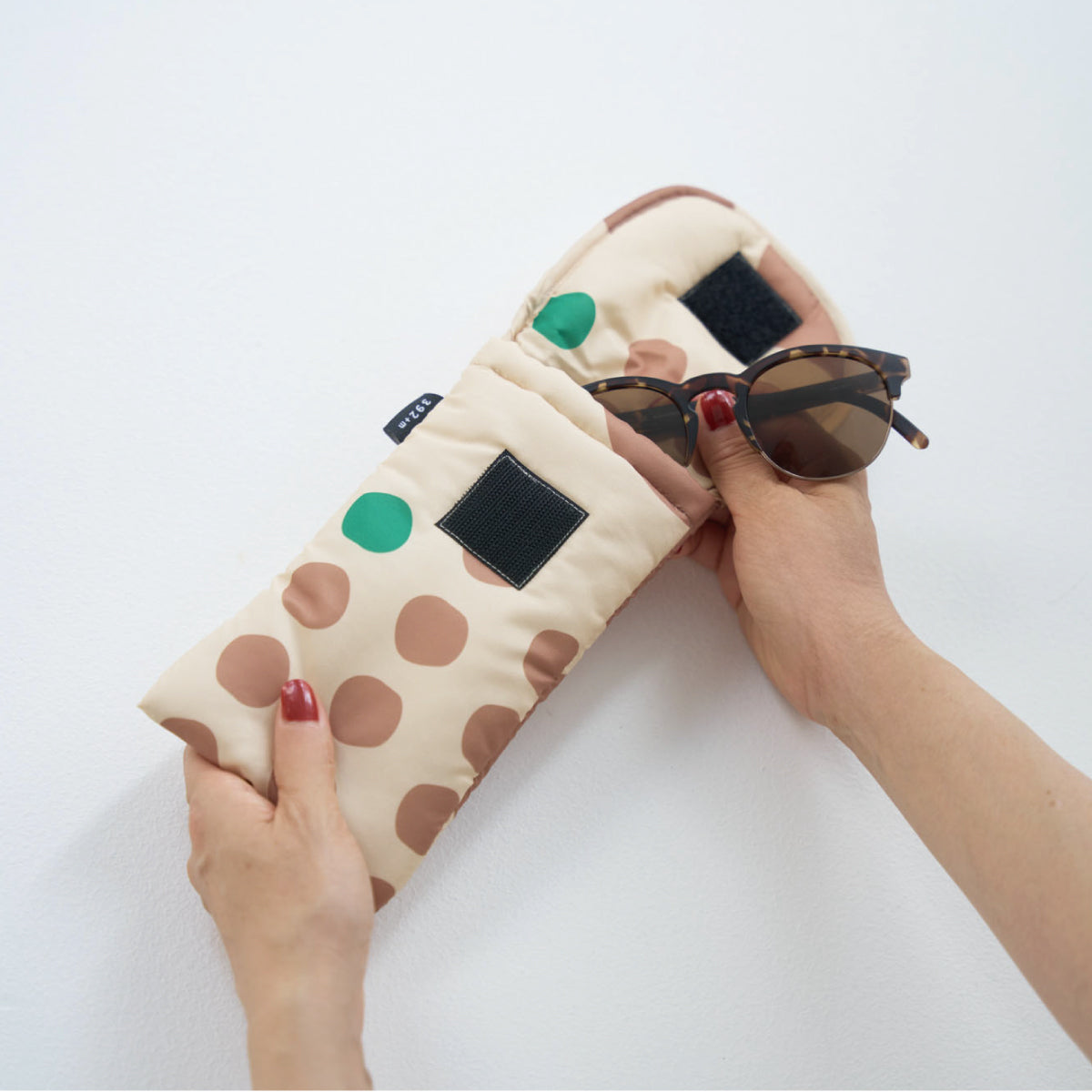 eyeglasses case "maru" beige