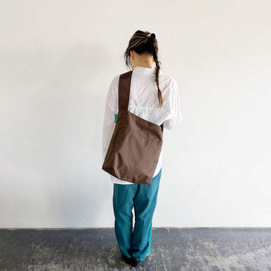 square bag / brown