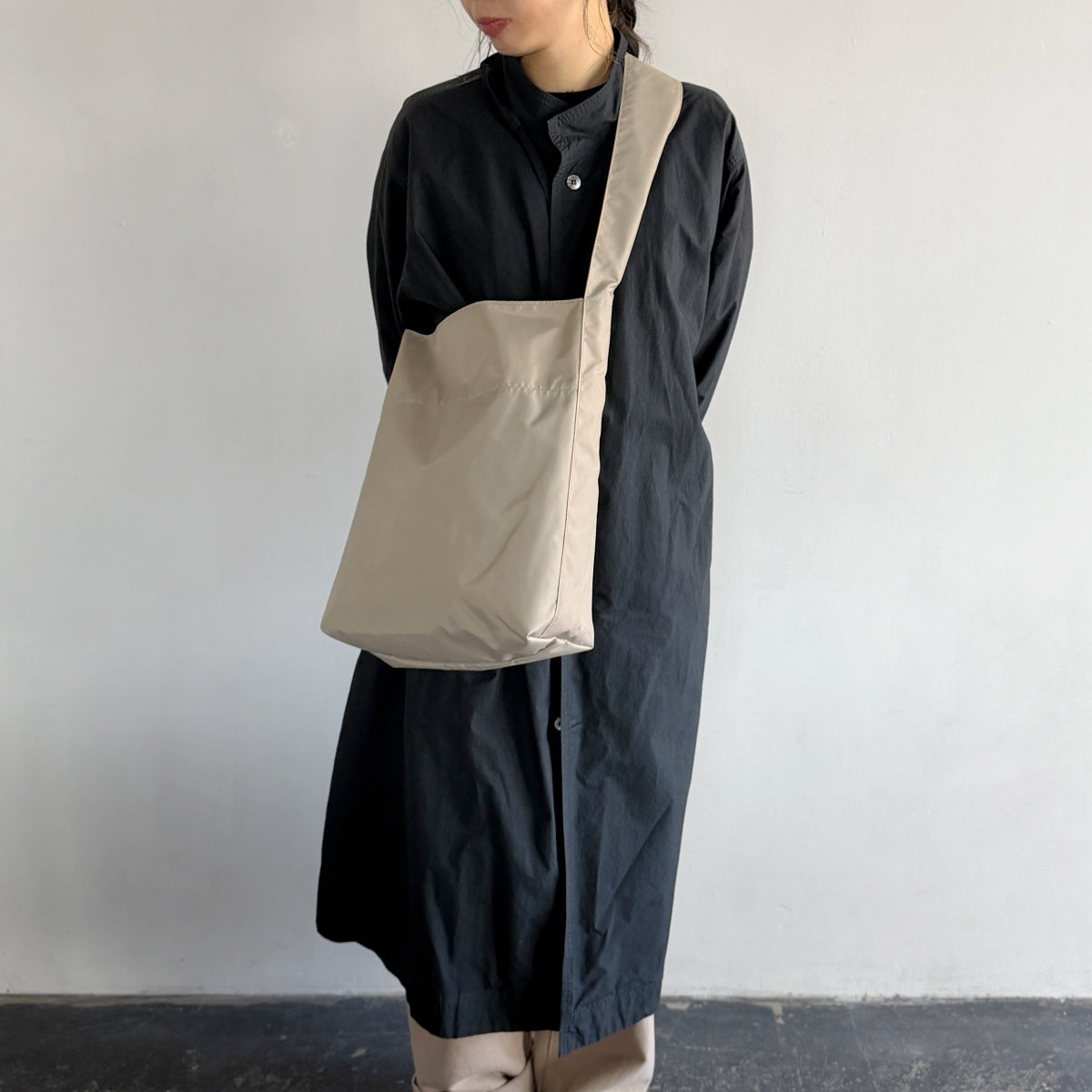 square bag / beige