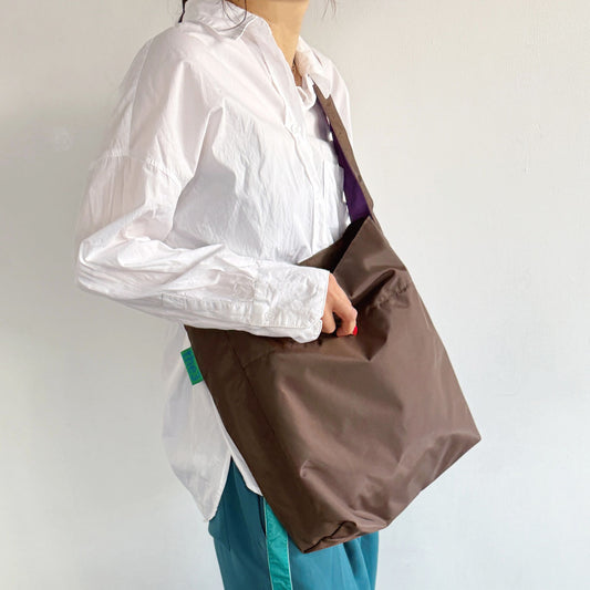 square bag / brown