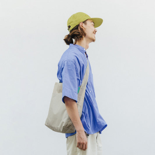 square bag / beige
