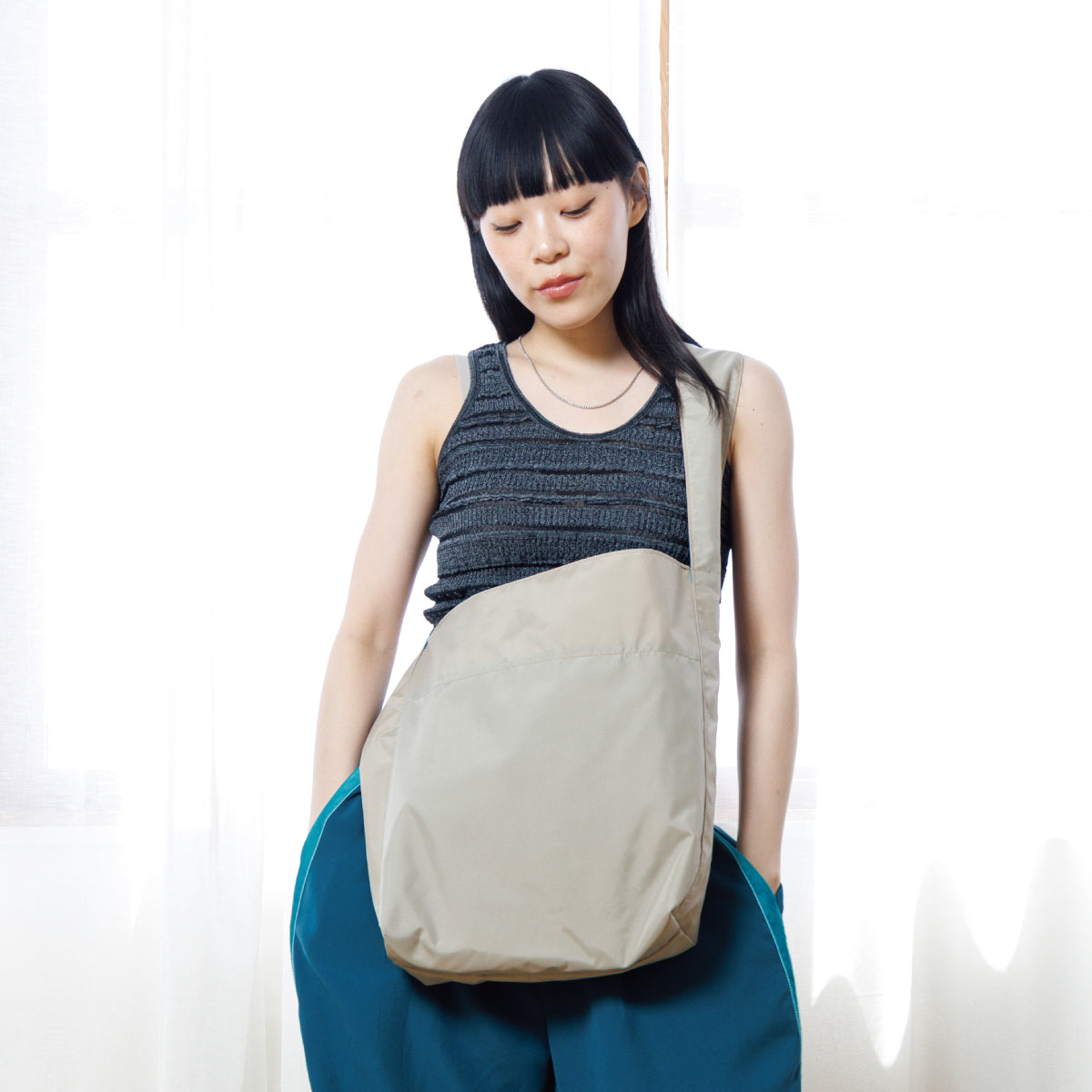 square bag / beige