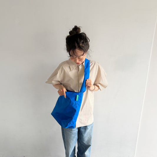 square bag / blue