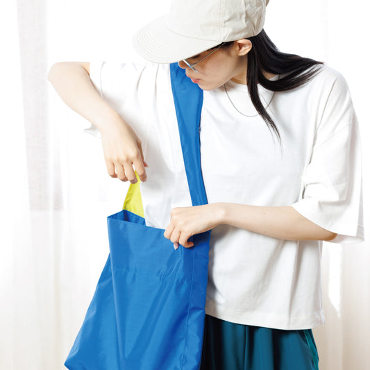 square bag / blue