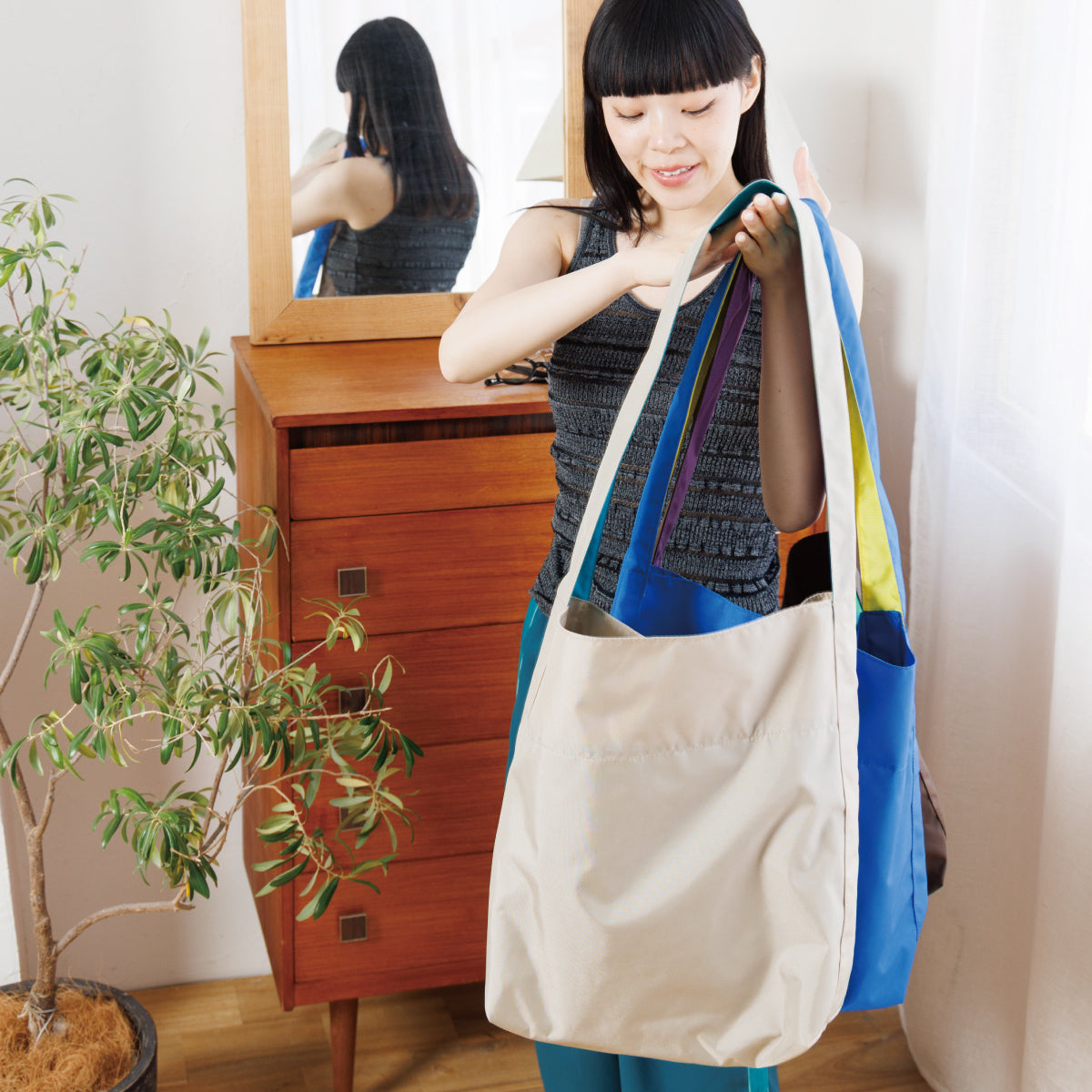 square bag / beige