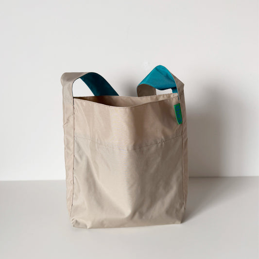 square bag / beige