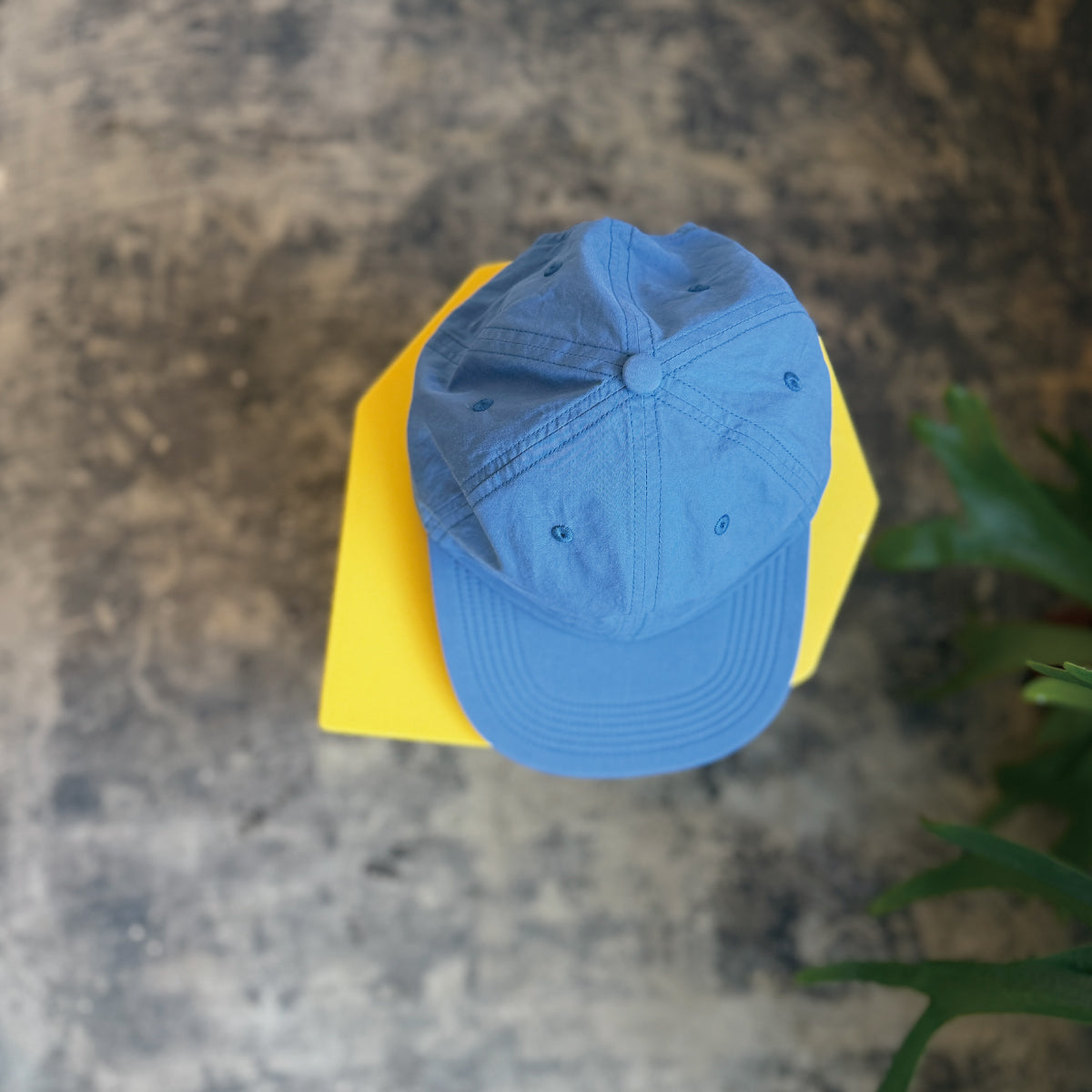 cap / blue