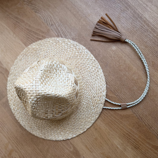 hat / タッセルブラウン