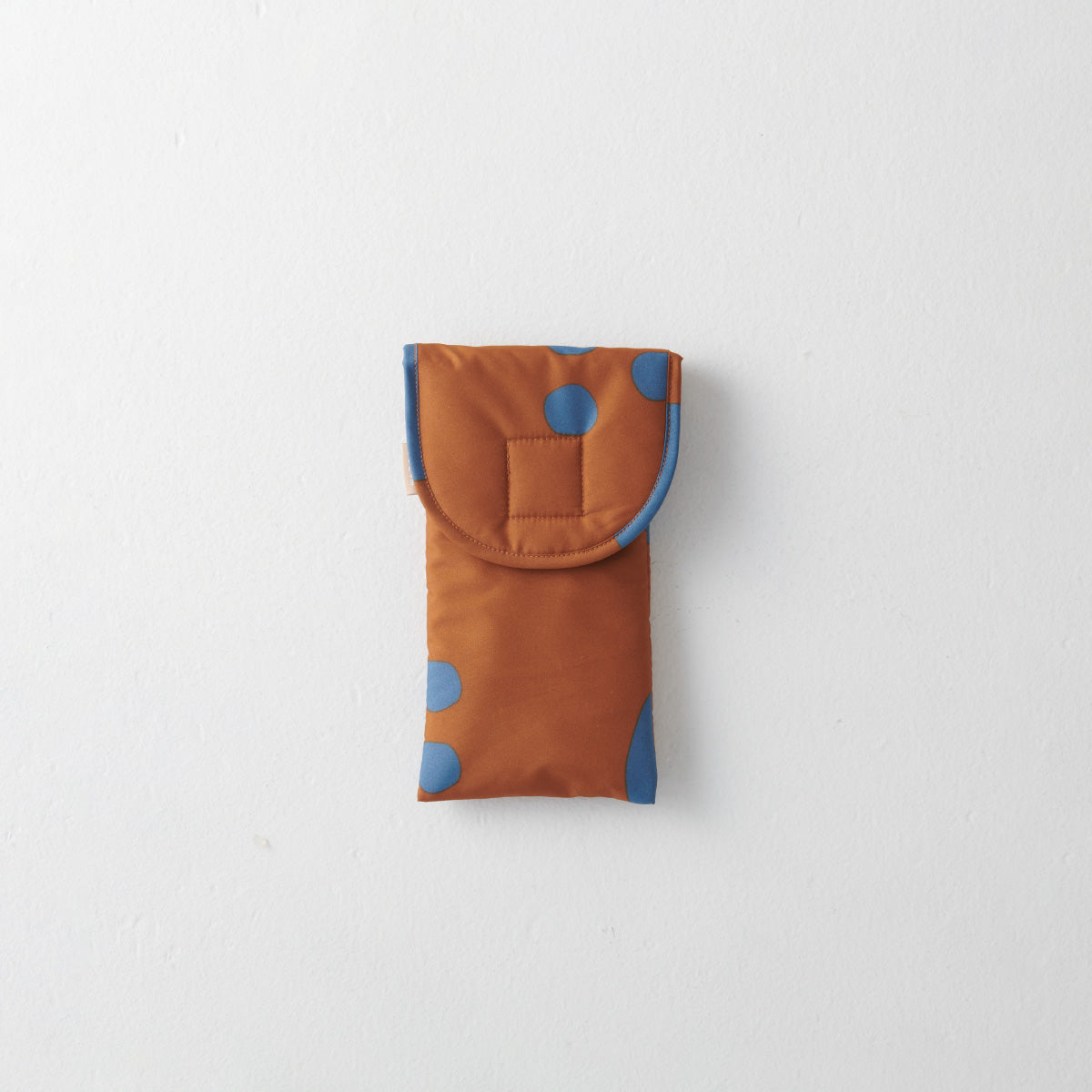 eyeglasses case "archive"