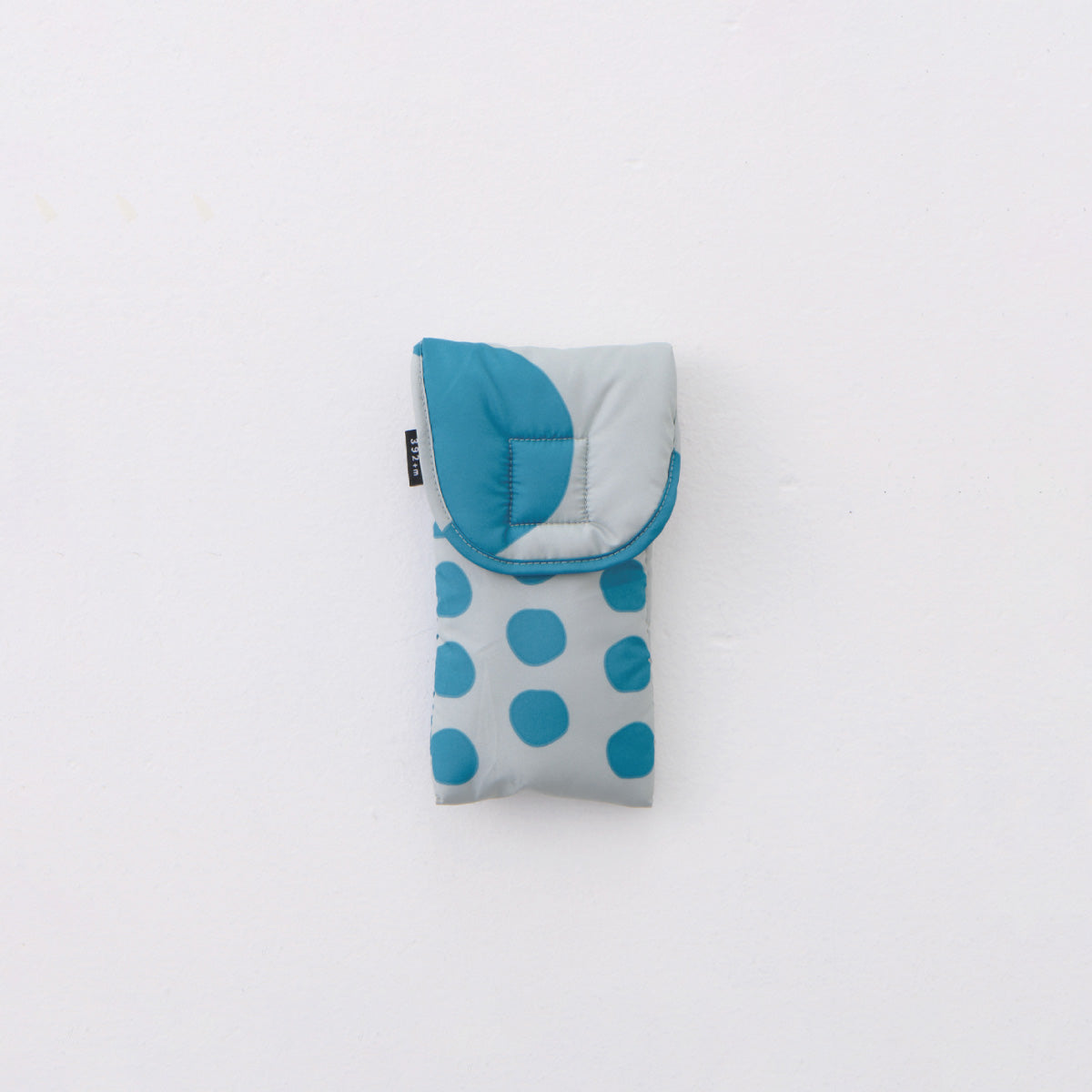 eyeglasses case "archive"