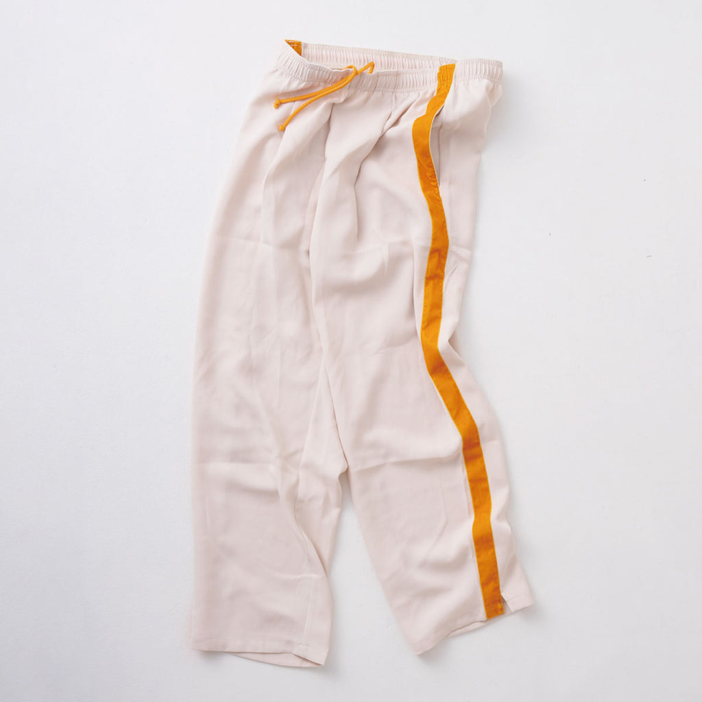 track pants / off