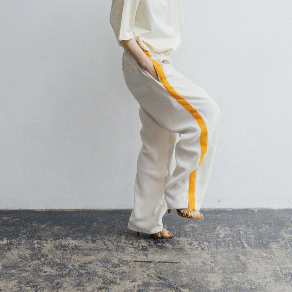 track pants / off