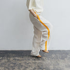 track pants / off