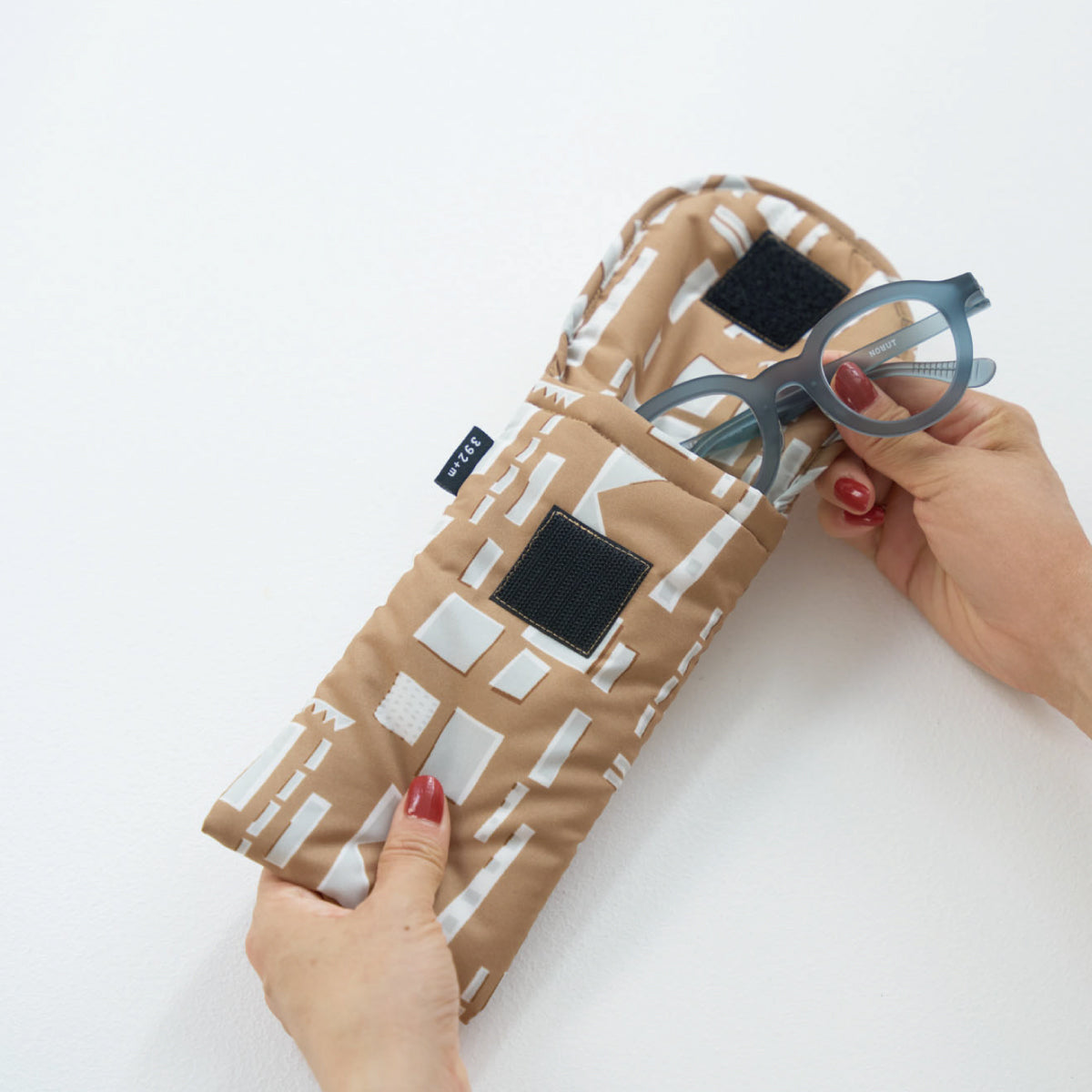 eyeglasses case "feeling" brown