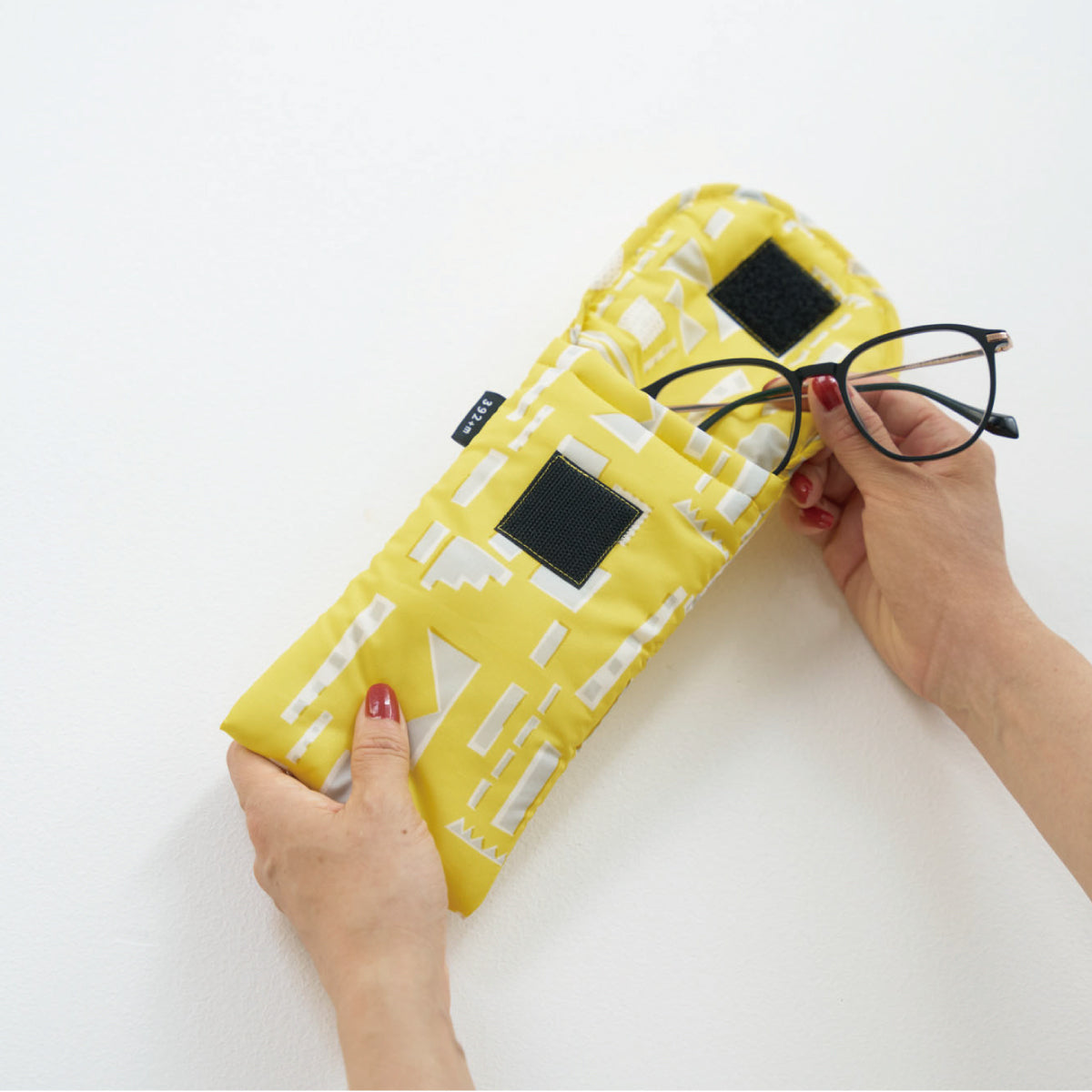 eyeglasses case "feeling" yellow