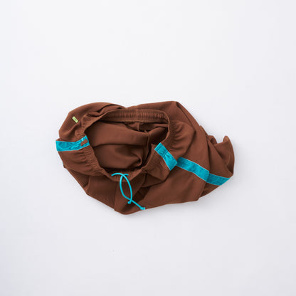 track pants / brown