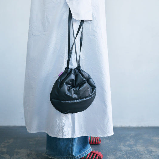 kinchaku bag / black