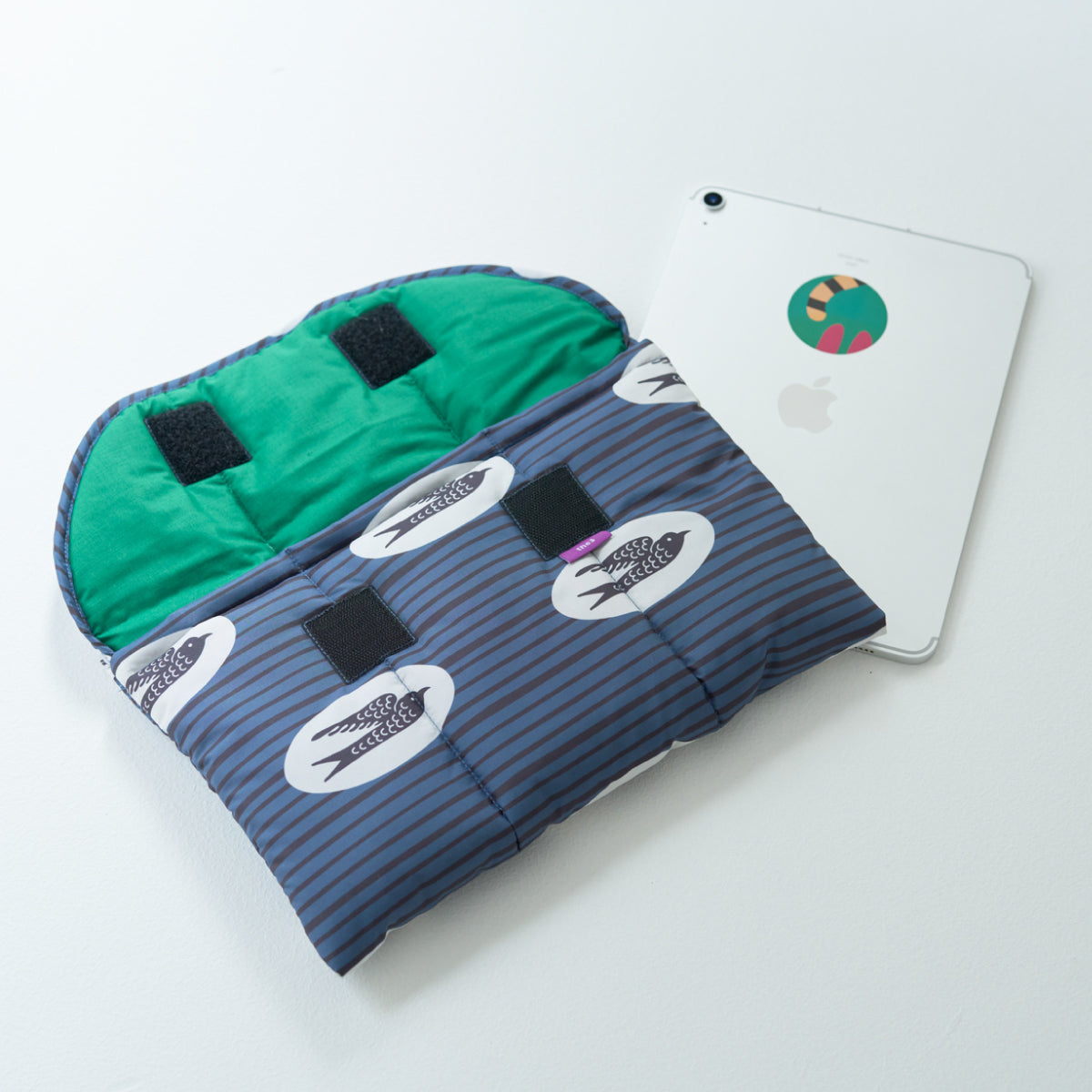 tablet case "swallow"