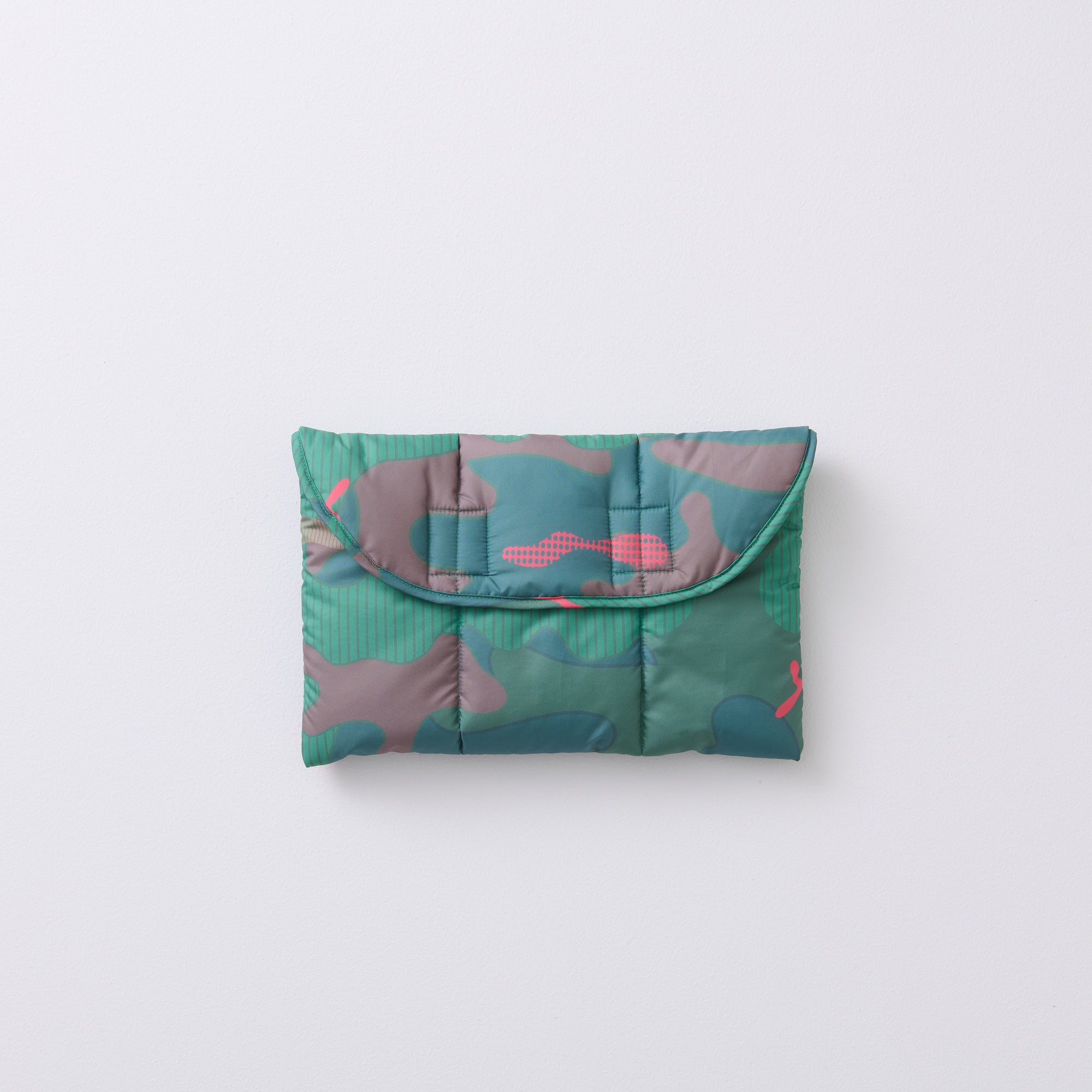 tablet case "peaceflage"