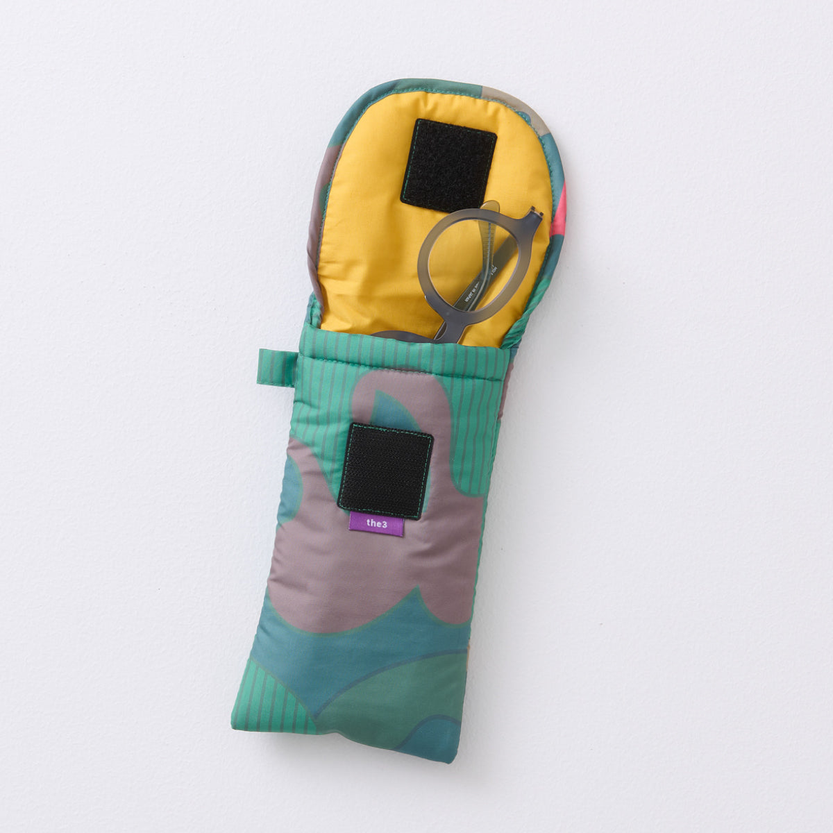 eyeglasses case "peaceflage"