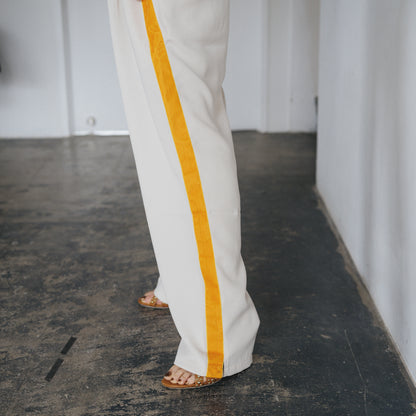 track pants / off